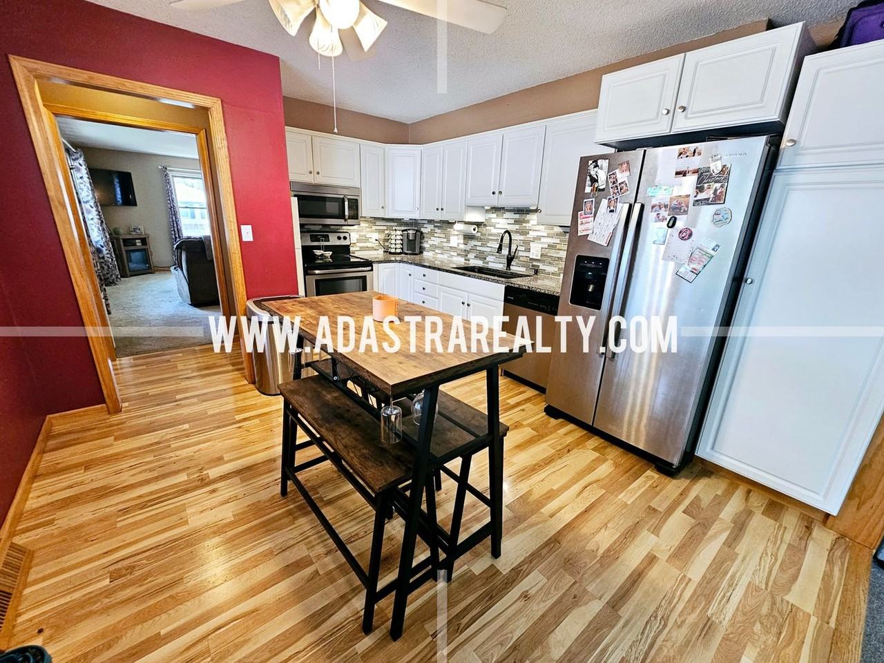 227 S Walnut St - Photo 4 of 29