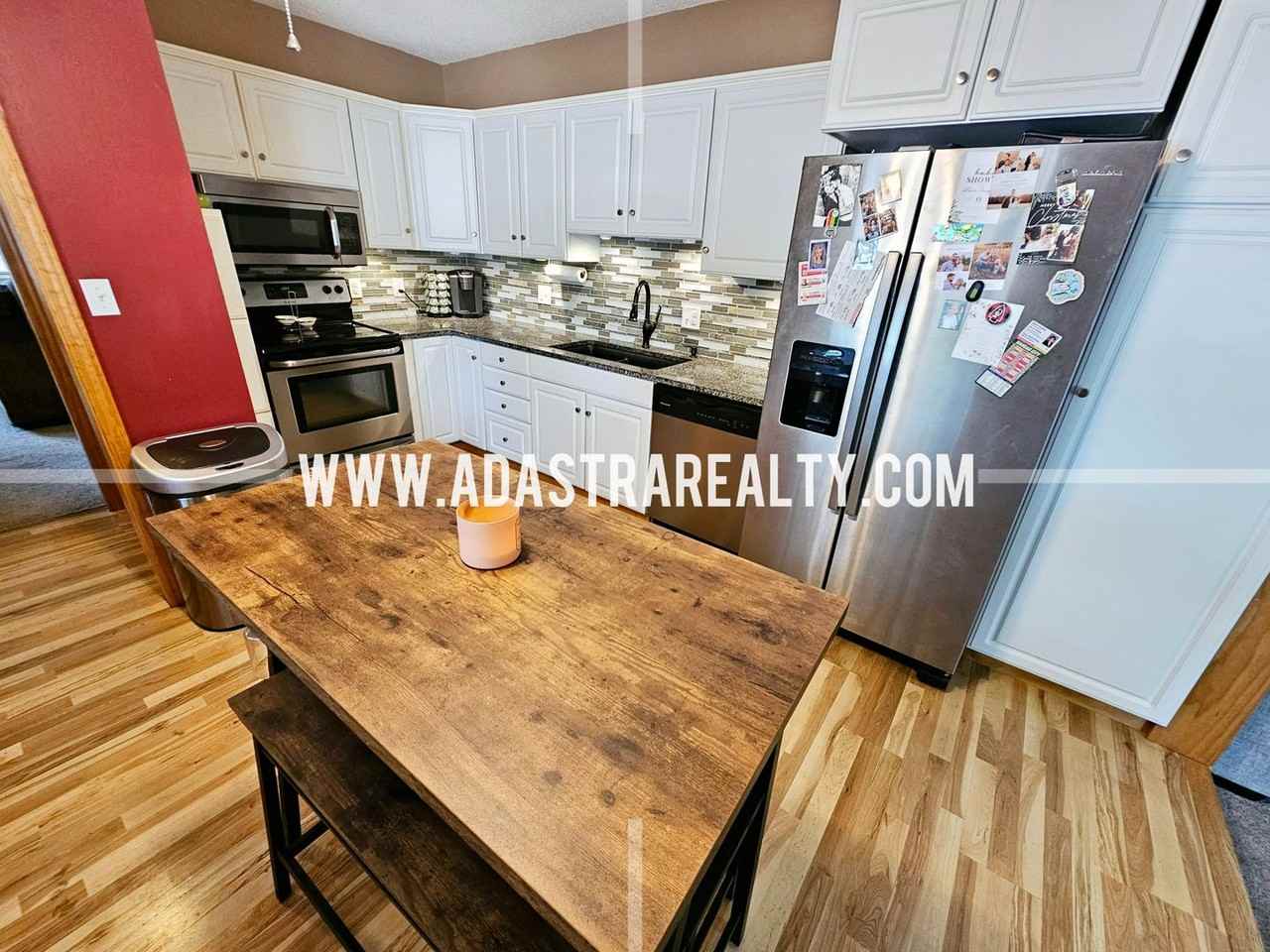 227 S Walnut St - Photo 5 of 29