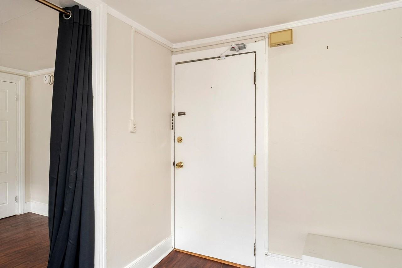 74 Spruce St - Photo 4 of 19