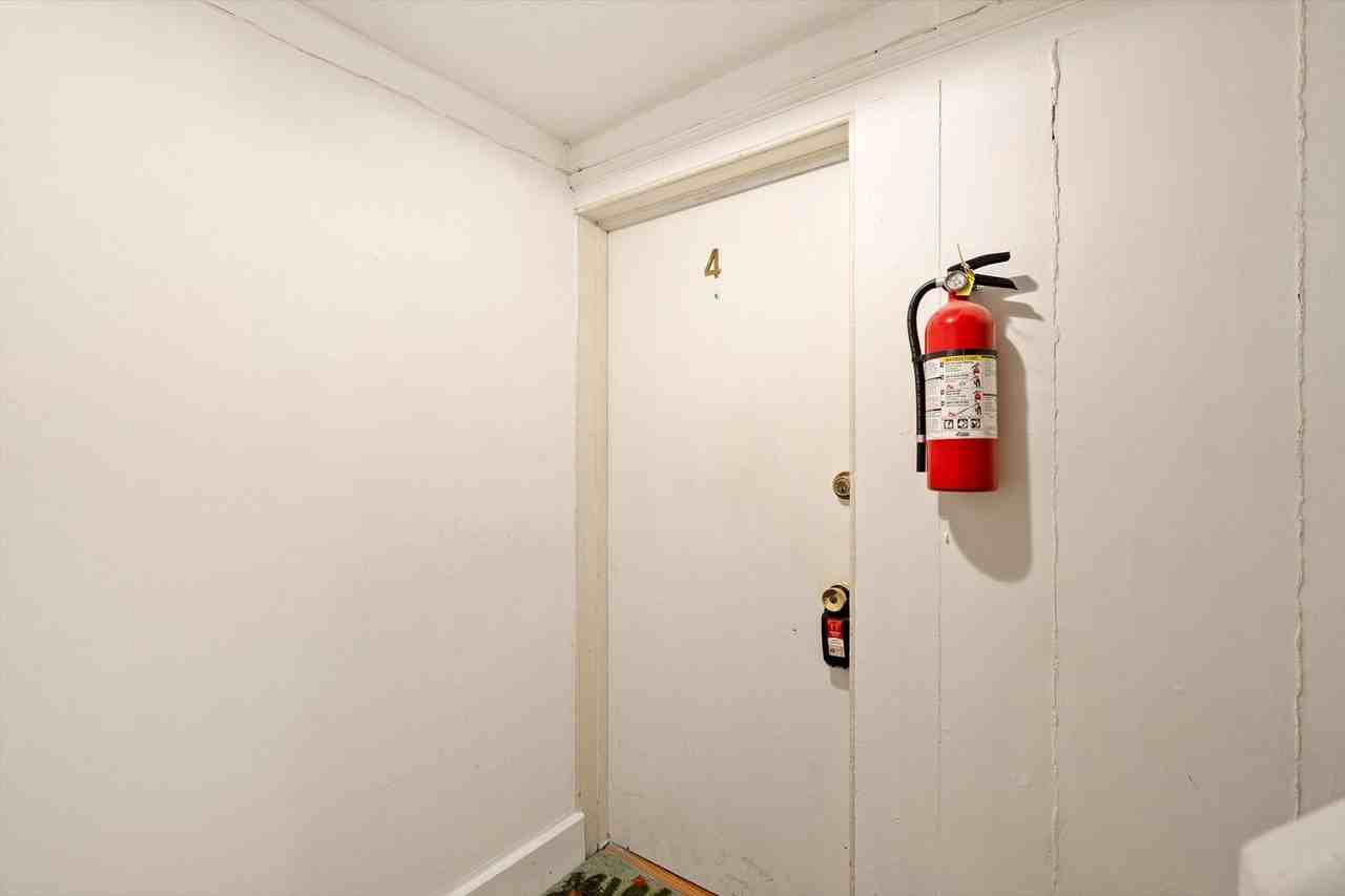 74 Spruce St - Photo 7 of 19