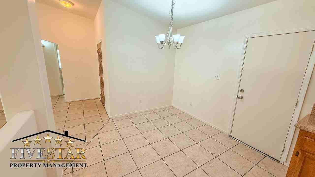 7408 Cross Glade St - Photo 7 of 23