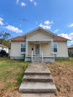 featured image of 1825 Annie Baxter Ave