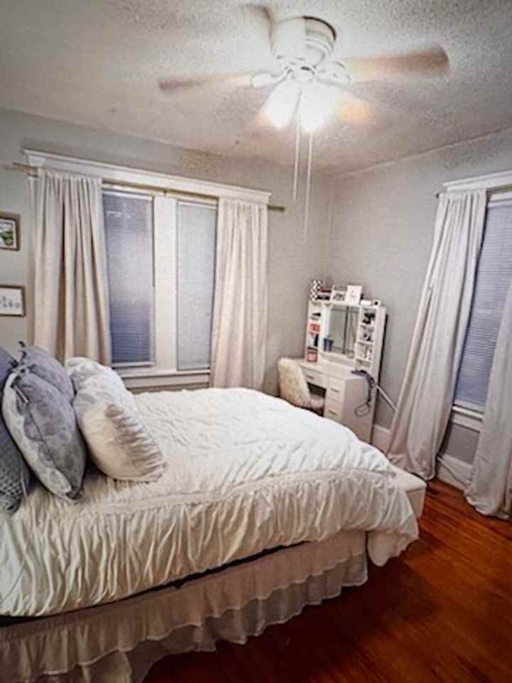 308 S Summit St - Photo 5 of 6