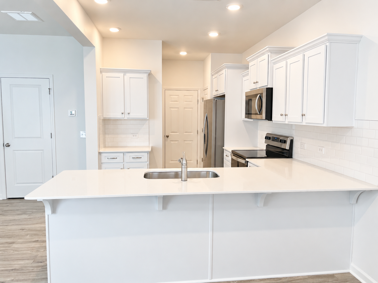 362 Pearl St - Photo 4 of 17