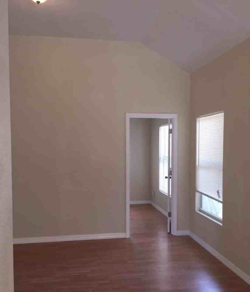 1711 39th St S - Photo 2 of 10