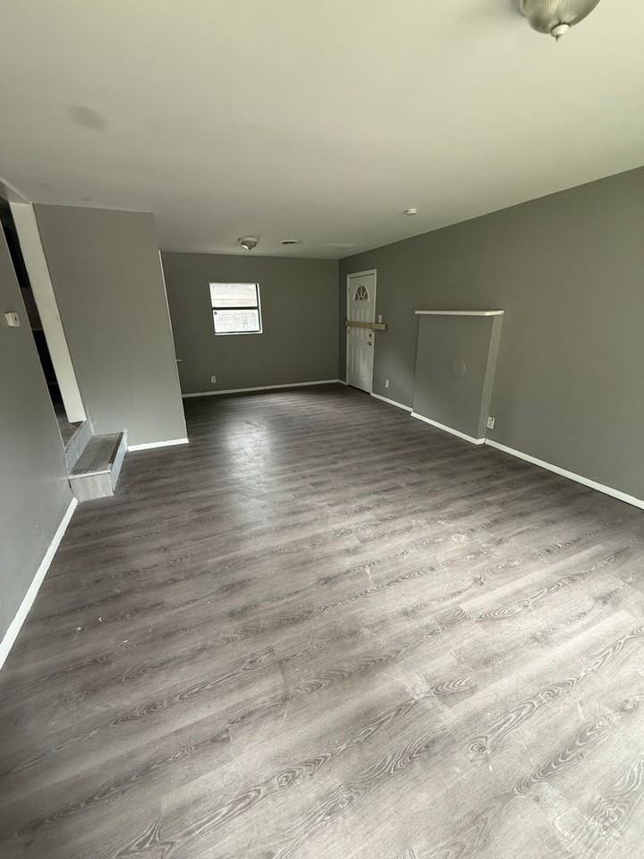 1110 Richard Dr - Photo 3 of 21