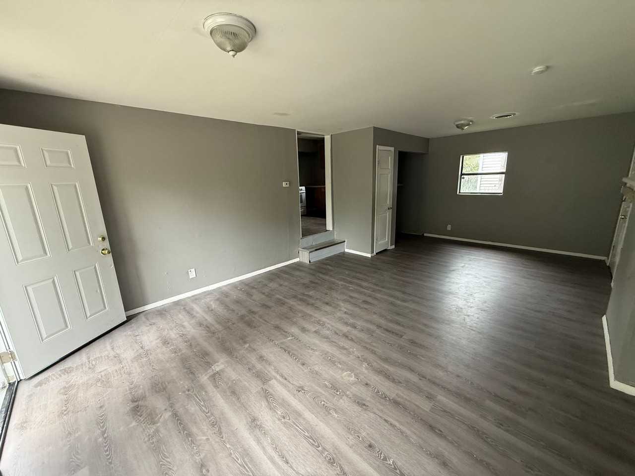 1110 Richard Dr - Photo 4 of 21