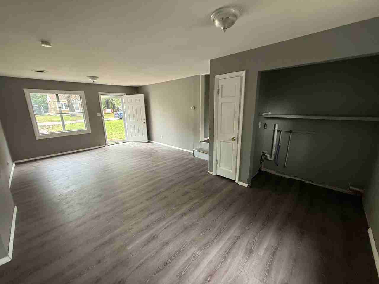 1110 Richard Dr - Photo 5 of 21