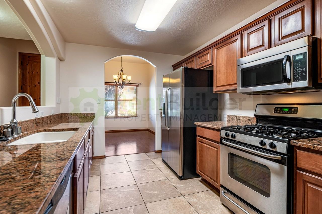 9404 Endee Rd Nw - Photo 6 of 43