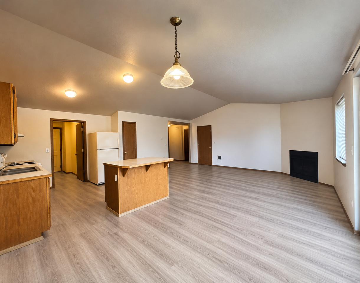 2218 168th St E - Photo 2 of 3