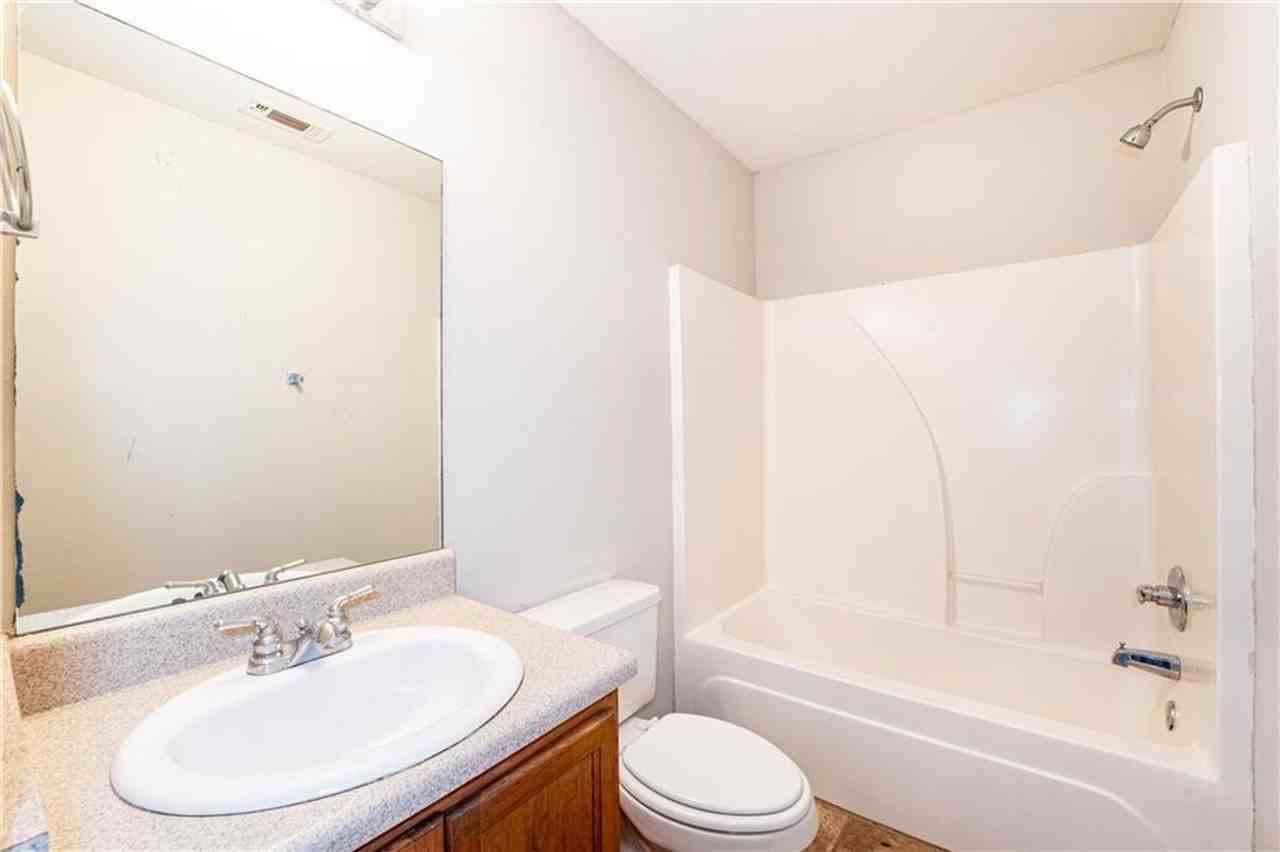 310 E Marietta Ct - Photo 7 of 33