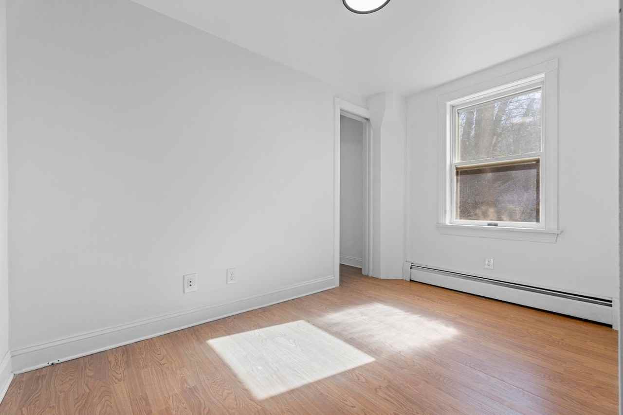 830 Gilly Ave - Photo 6 of 19