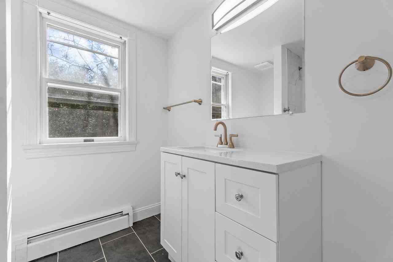 830 Gilly Ave - Photo 7 of 19