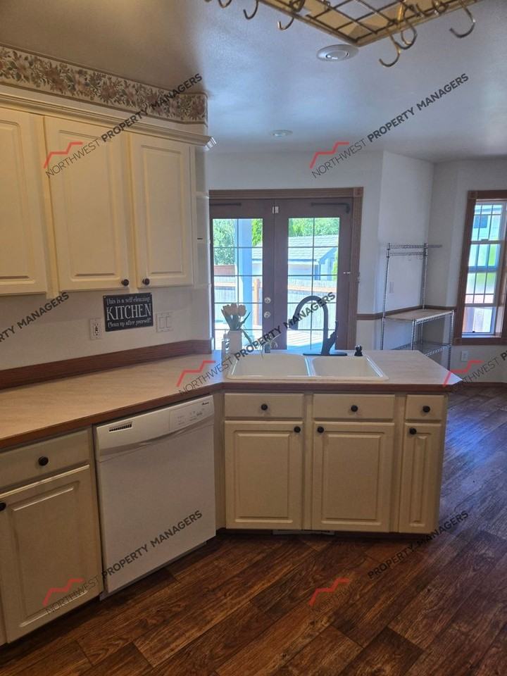 152 Newaukum Village Dr - Photo 5 of 26