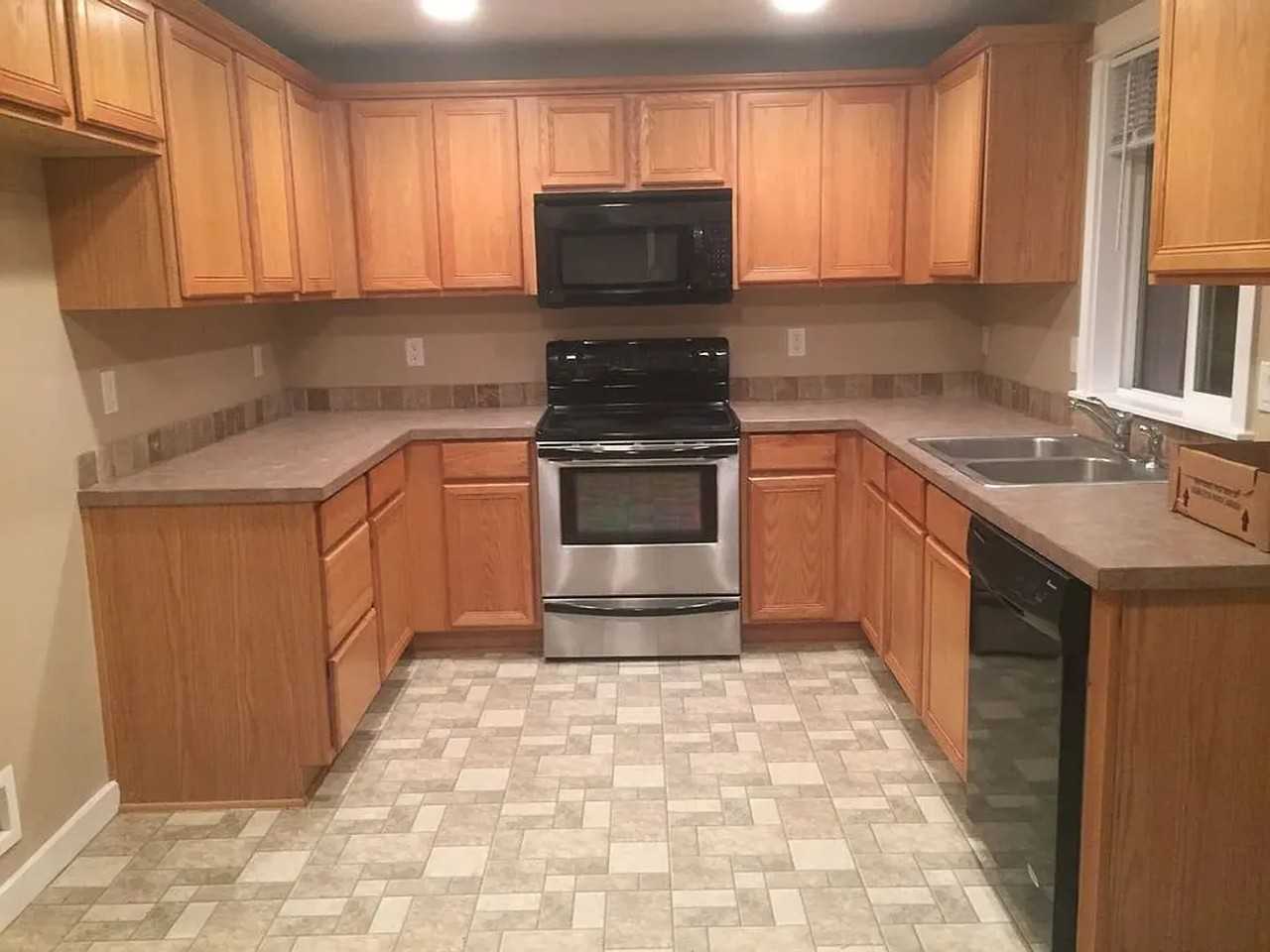 4056 Spring Ave Ne - Photo 2 of 18