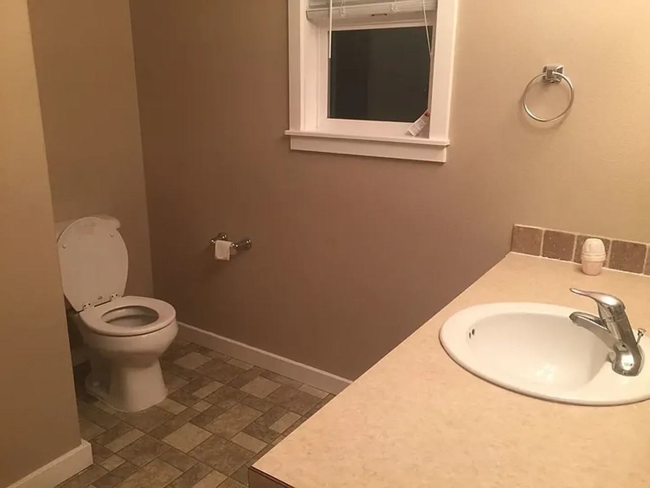 4056 Spring Ave Ne - Photo 7 of 18