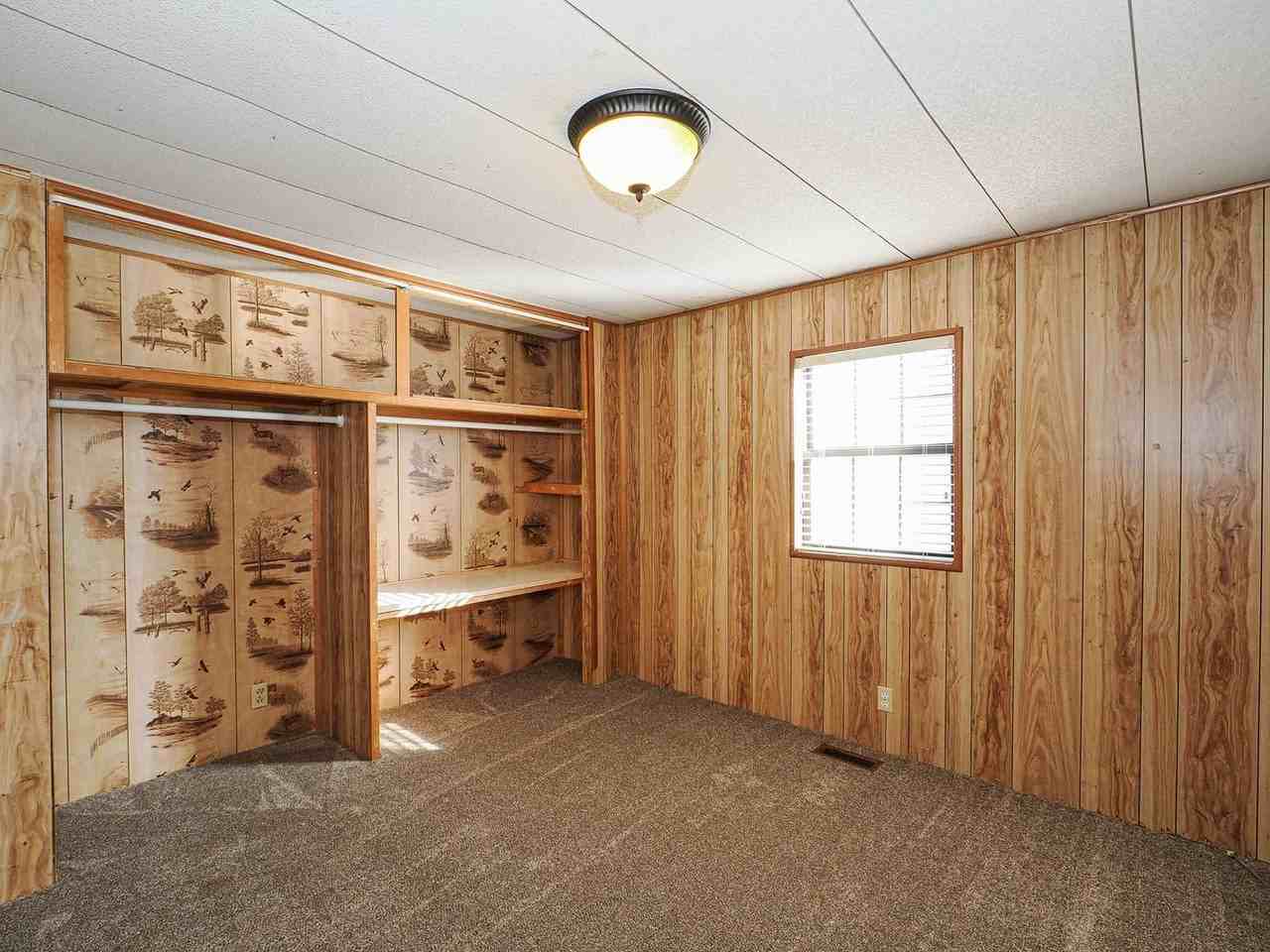 785 N 500 W - Photo 3 of 37