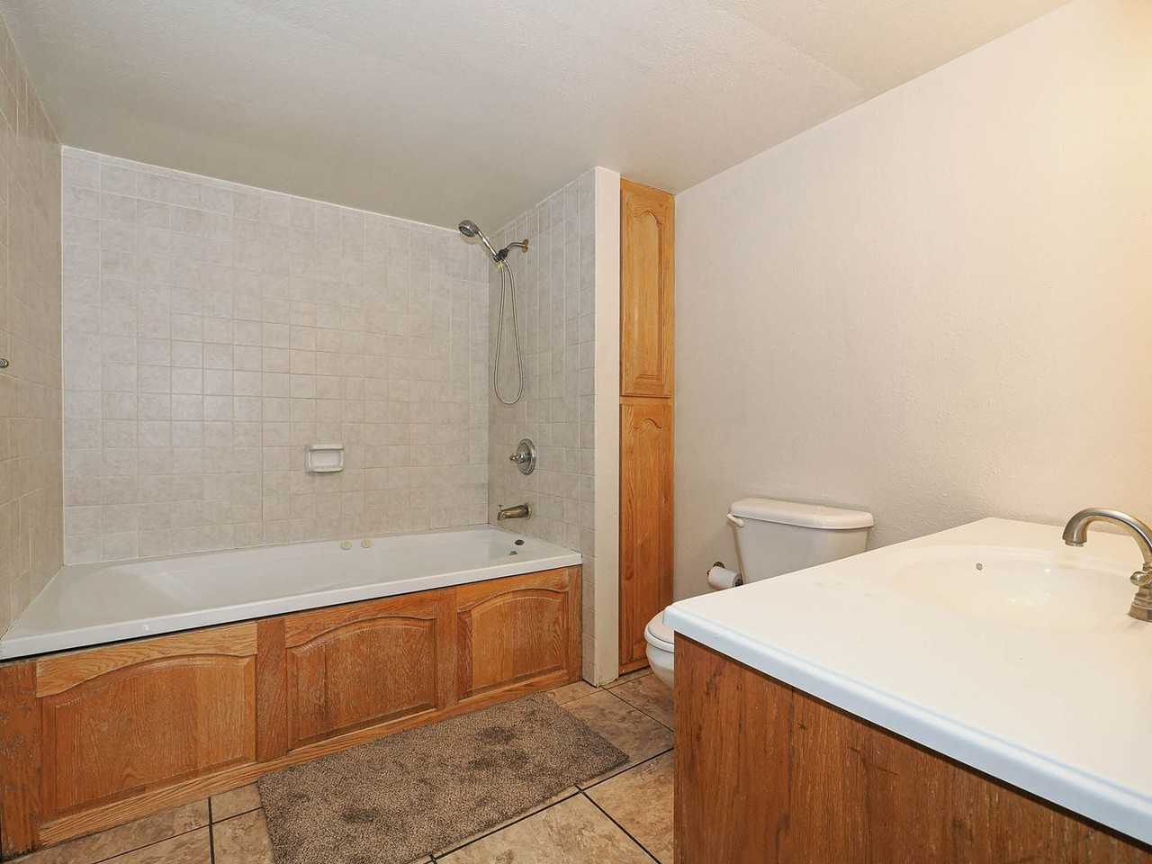 785 N 500 W - Photo 6 of 37