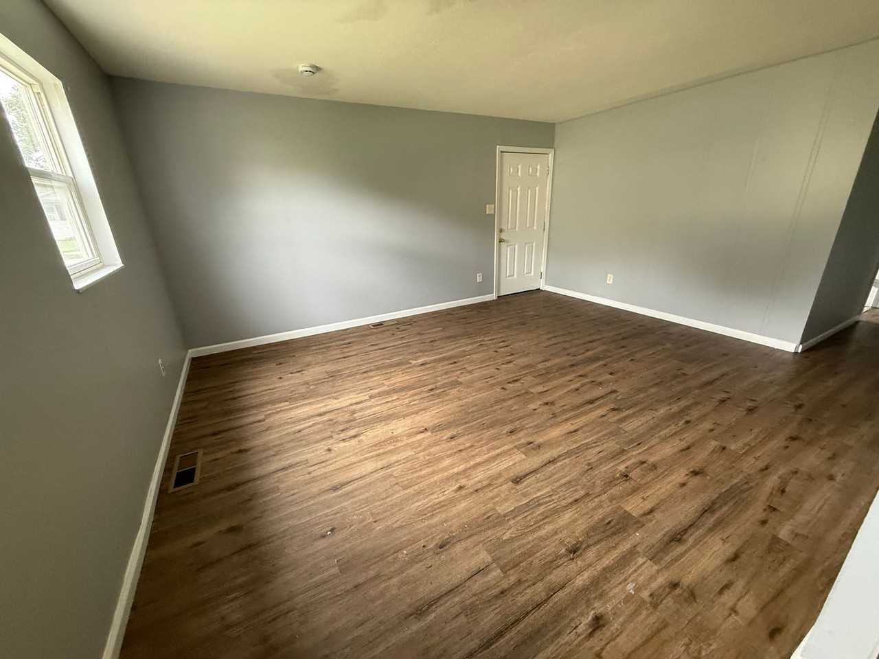 1609 Armand Dr - Photo 4 of 18