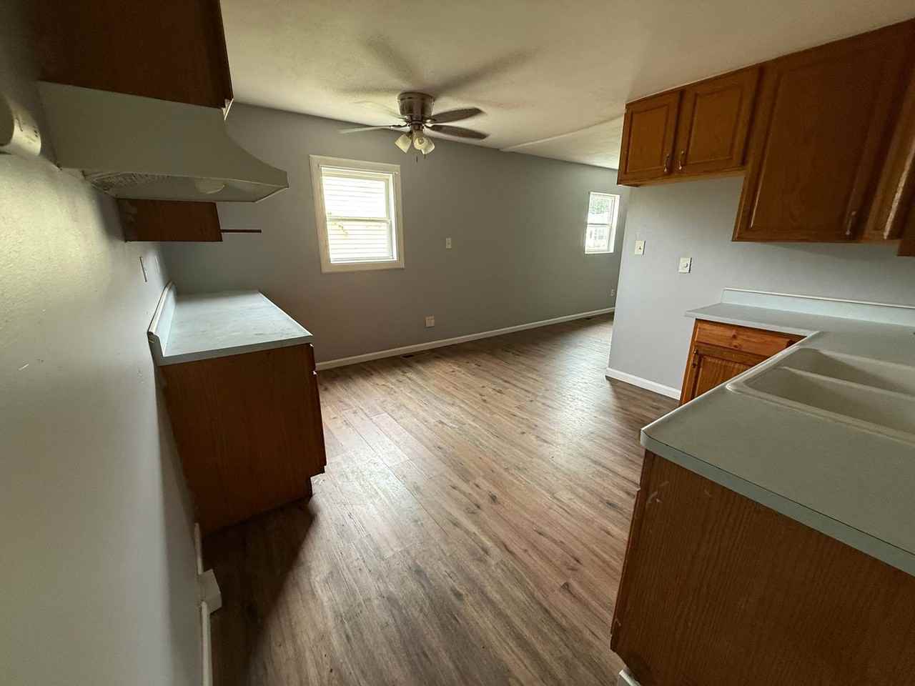 1609 Armand Dr - Photo 6 of 18