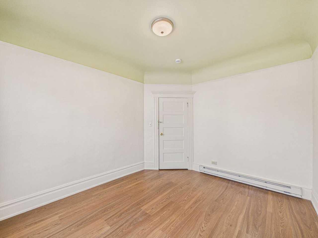 1533 15th St - Photo 2 of 15