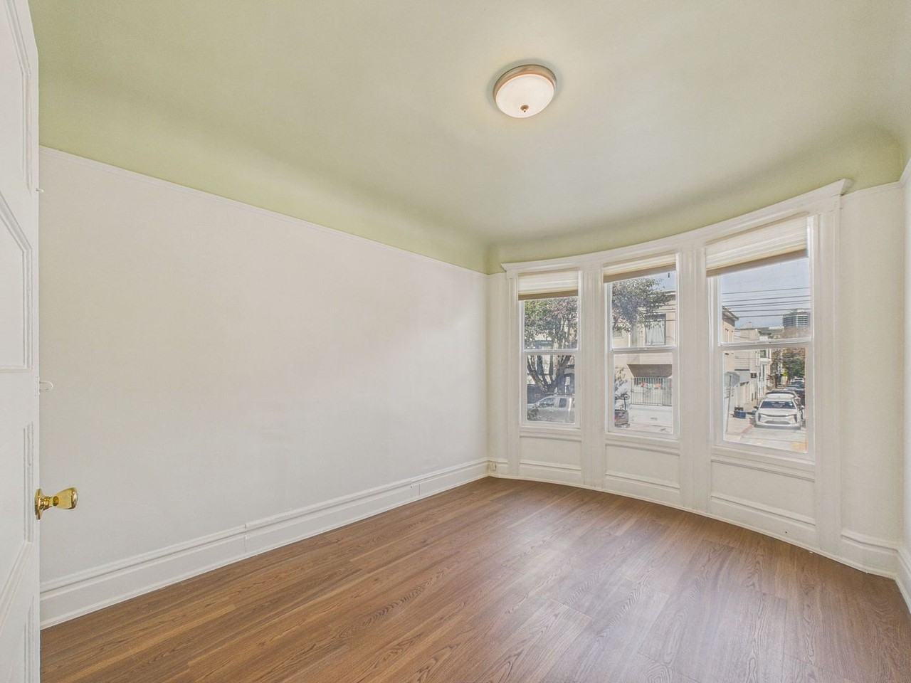 1533 15th St - Photo 4 of 15