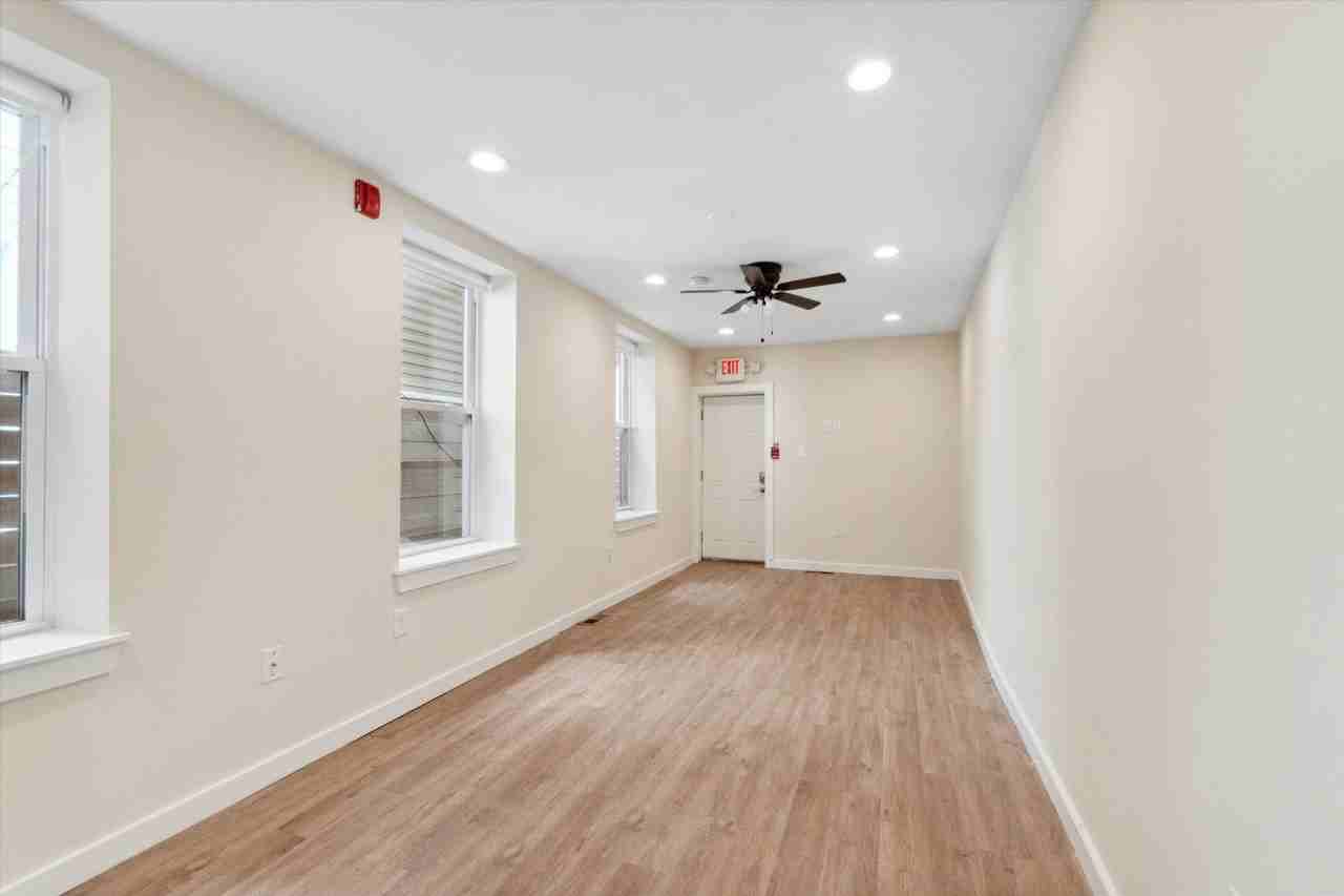 1947 N 18th St - Photo 4 of 12