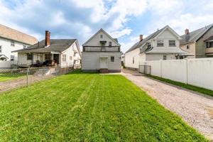 featured image of 3452 W 49th St