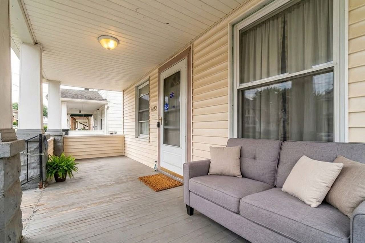 3452 W 49th St - Photo 2 of 30
