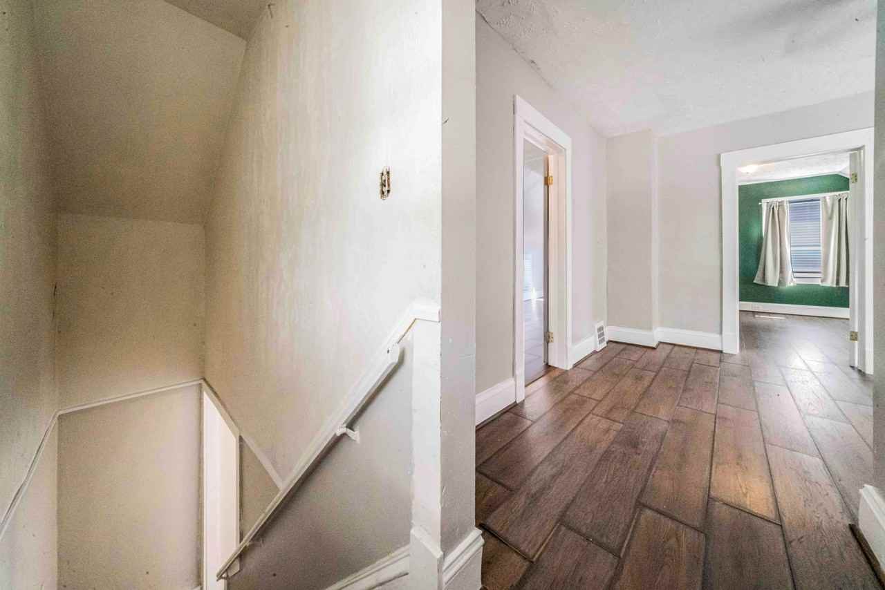 3452 W 49th St - Photo 4 of 30
