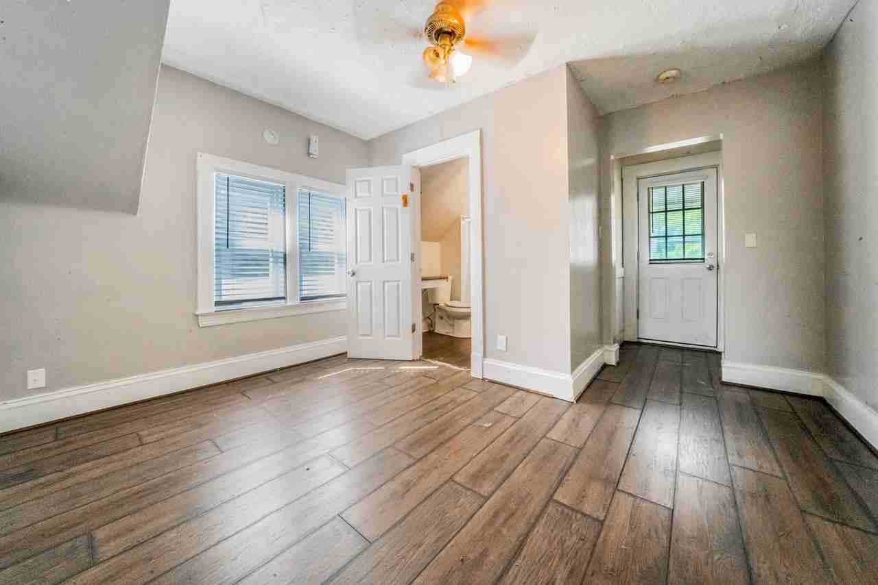 3452 W 49th St - Photo 5 of 30