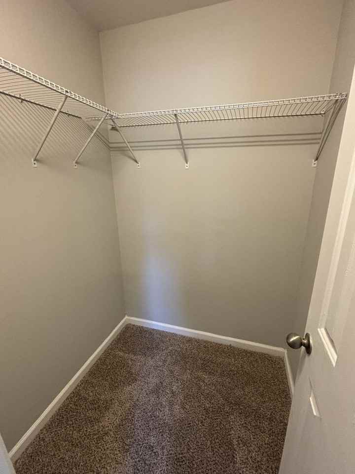 233 Royal Garden Dr - Photo 7 of 12