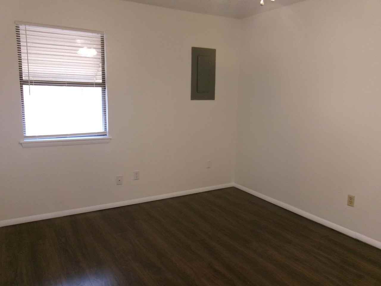 1116 Nw 52nd Cir - Photo 2 of 31