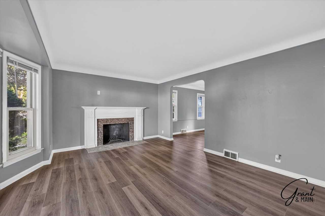 17400 Huntington Rd - Photo 5 of 28