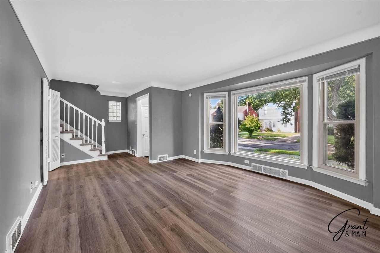 17400 Huntington Rd - Photo 6 of 28