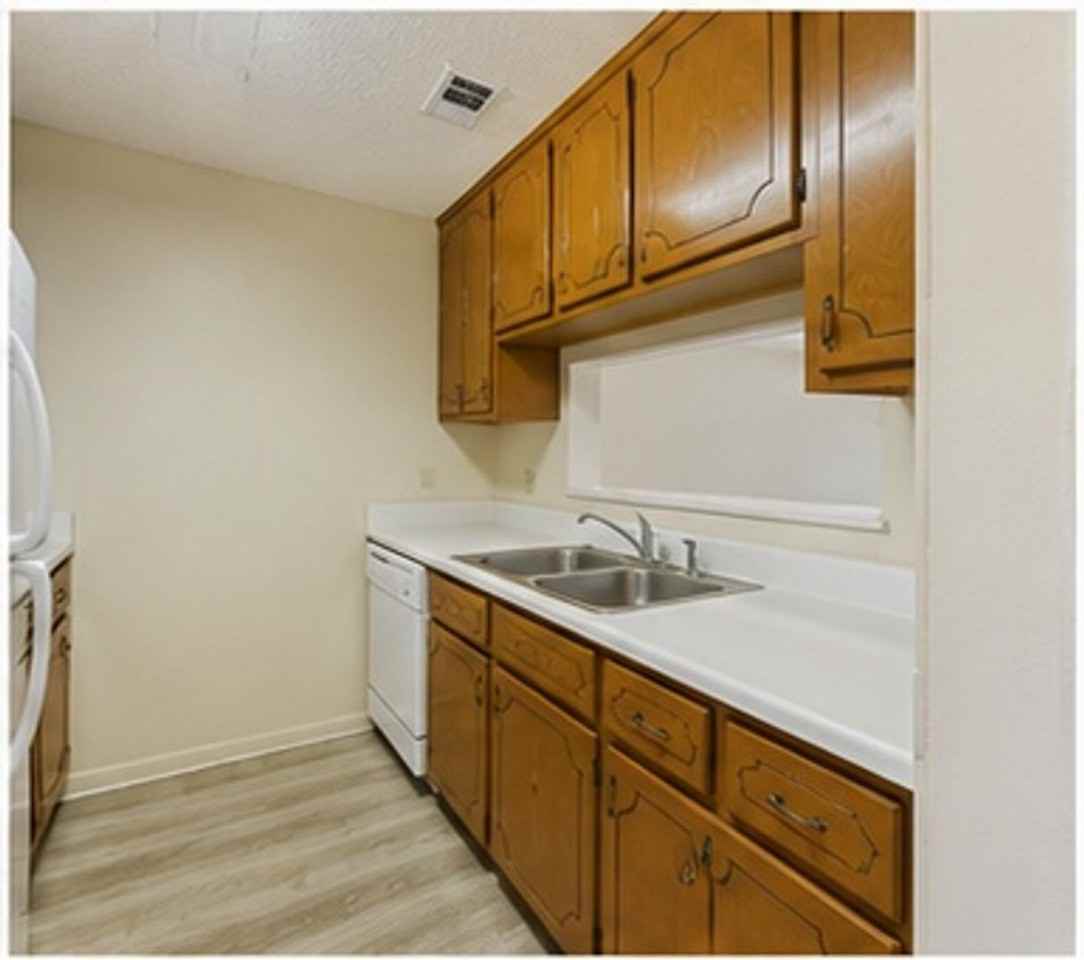 4434 4434 S Olive Branch St #2 - Photo 7 of 12