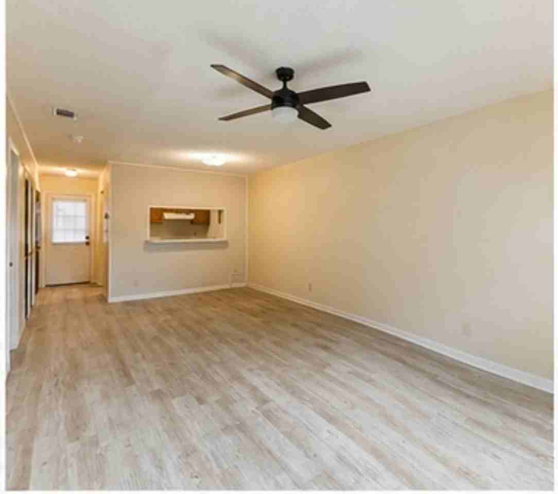 4435 4435 S Olive Branch St #3 - Photo 3 of 12