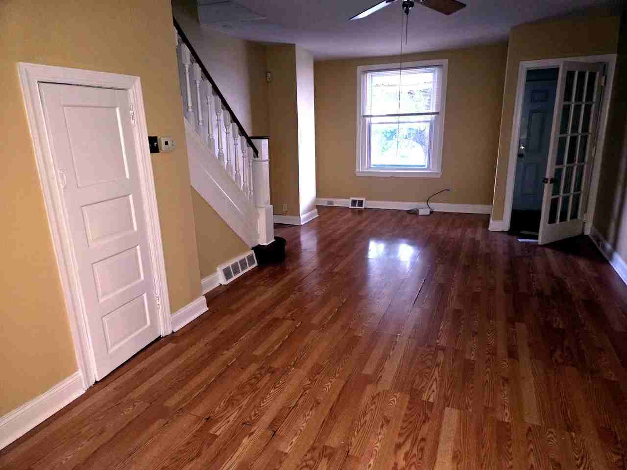1914 S 22nd St - Photo 4 of 22