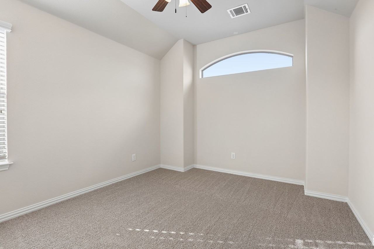 2454 Santa Barbara Loop - Photo 7 of 20