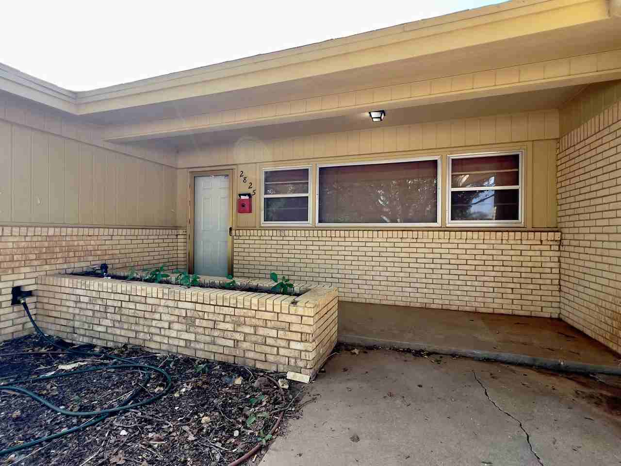2825 57th St - Photo 3 of 18