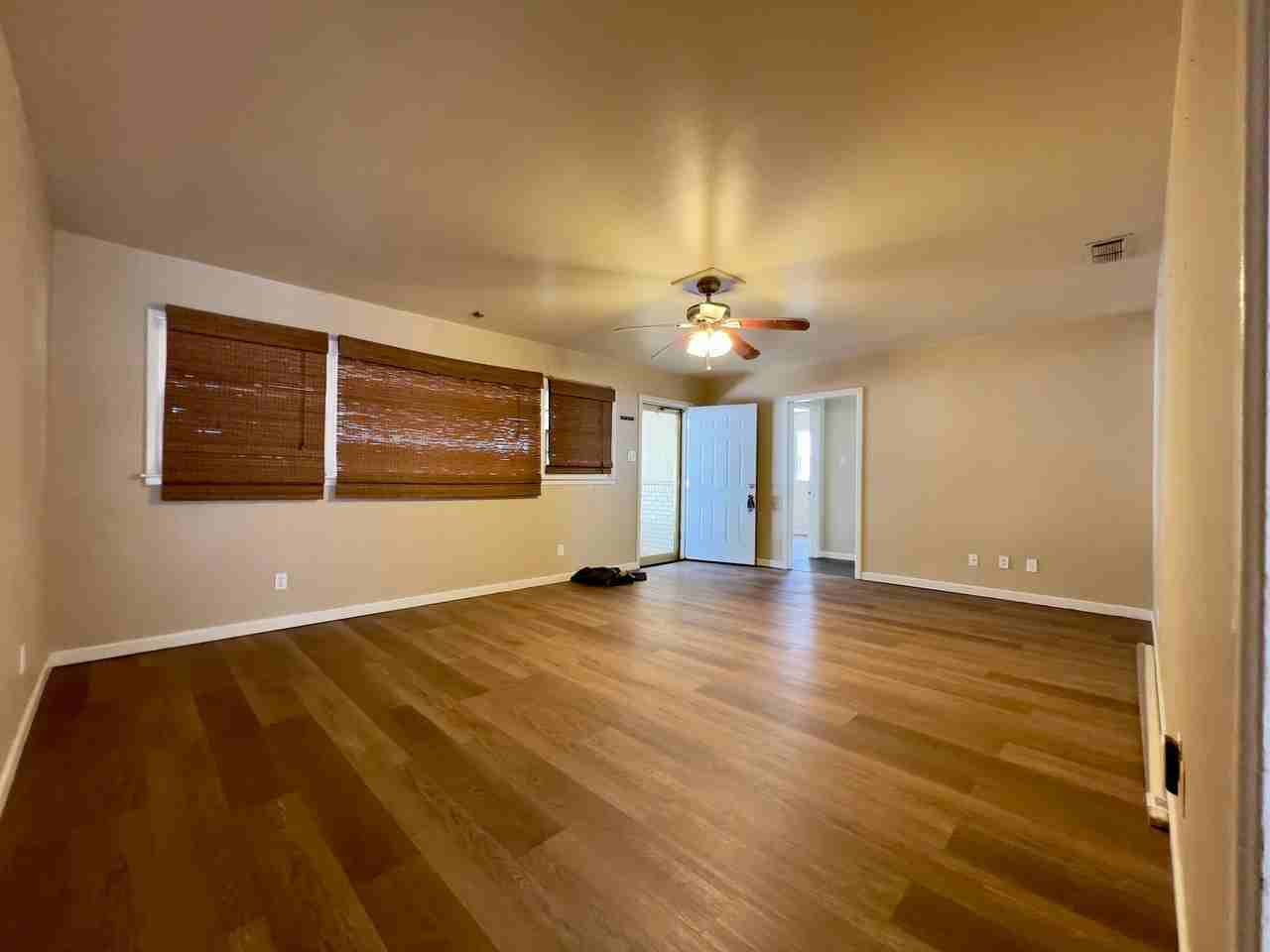 2825 57th St - Photo 4 of 18