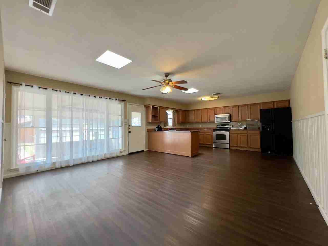 2825 57th St - Photo 7 of 18