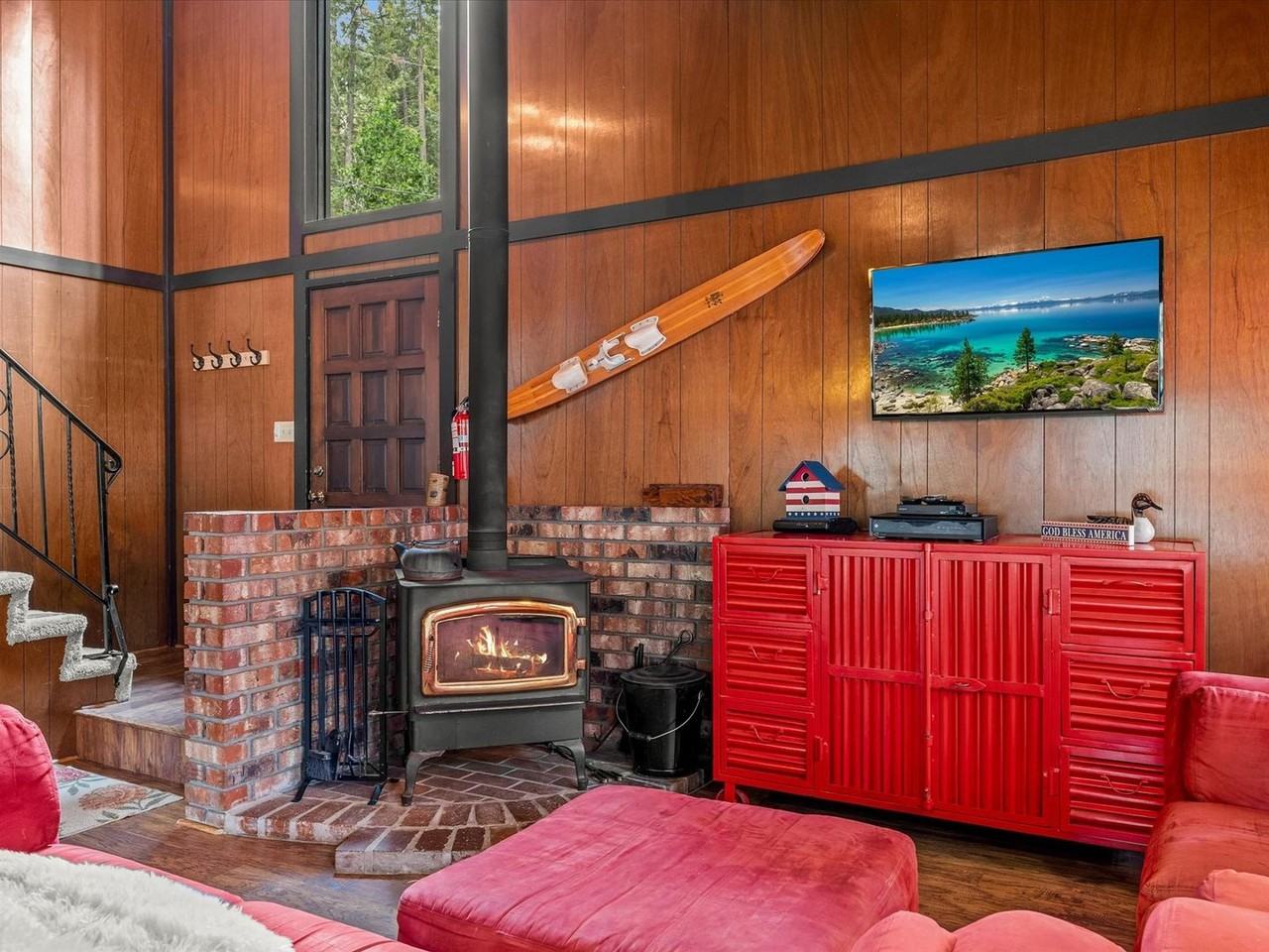 4425 Grimsel Pass Rd - Photo 6 of 32