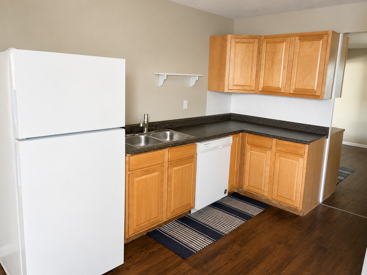 173 American Ave - Photo 7 of 16