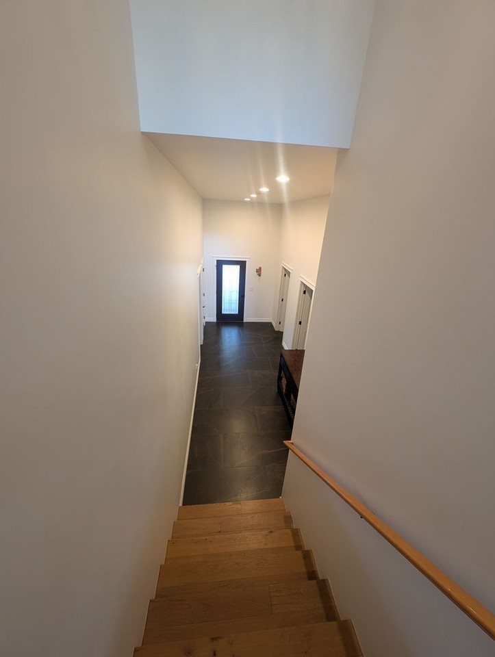 2448 Leclerc Rd S - Photo 7 of 42