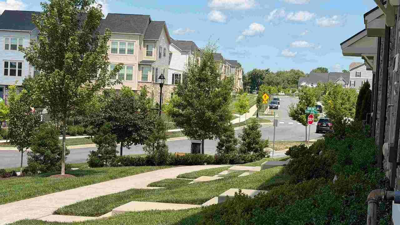 5803 Garden Walk Dr - Photo 3 of 30