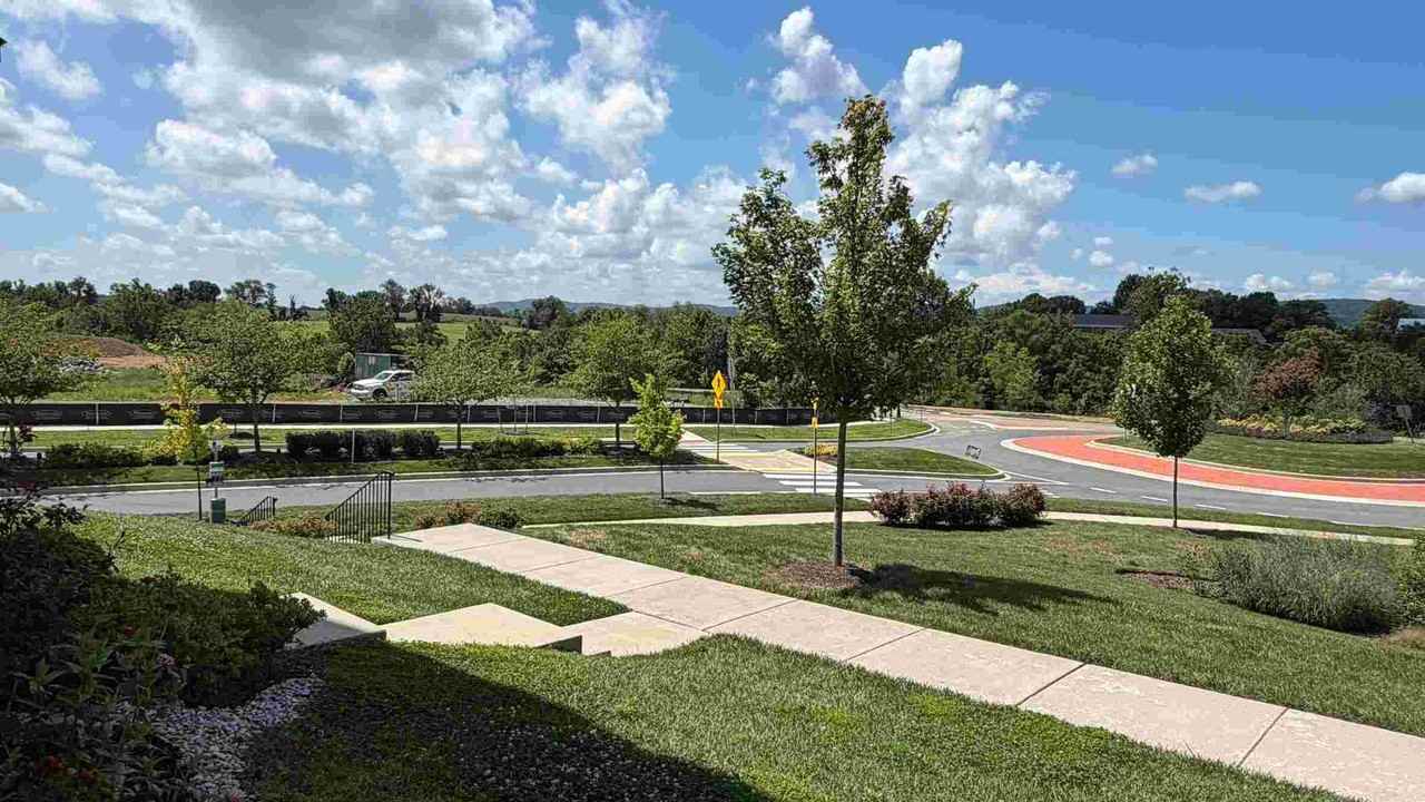 5803 Garden Walk Dr - Photo 4 of 30