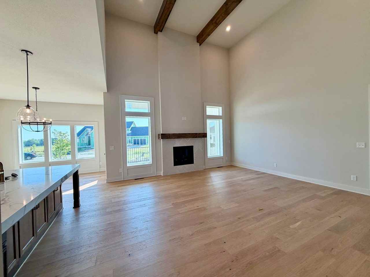 17621 Carter St - Photo 7 of 50
