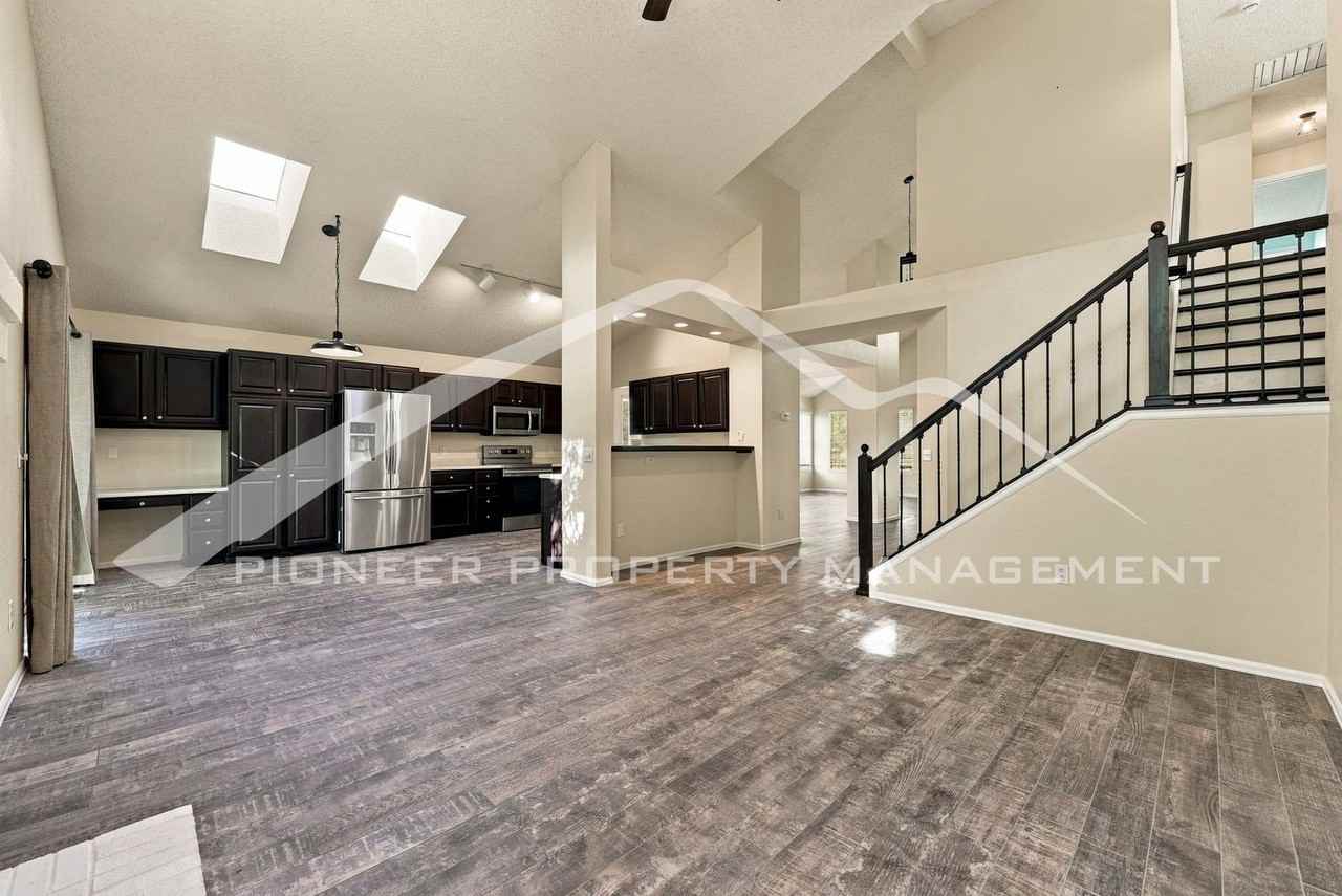 9603 Laredo St - Photo 7 of 35