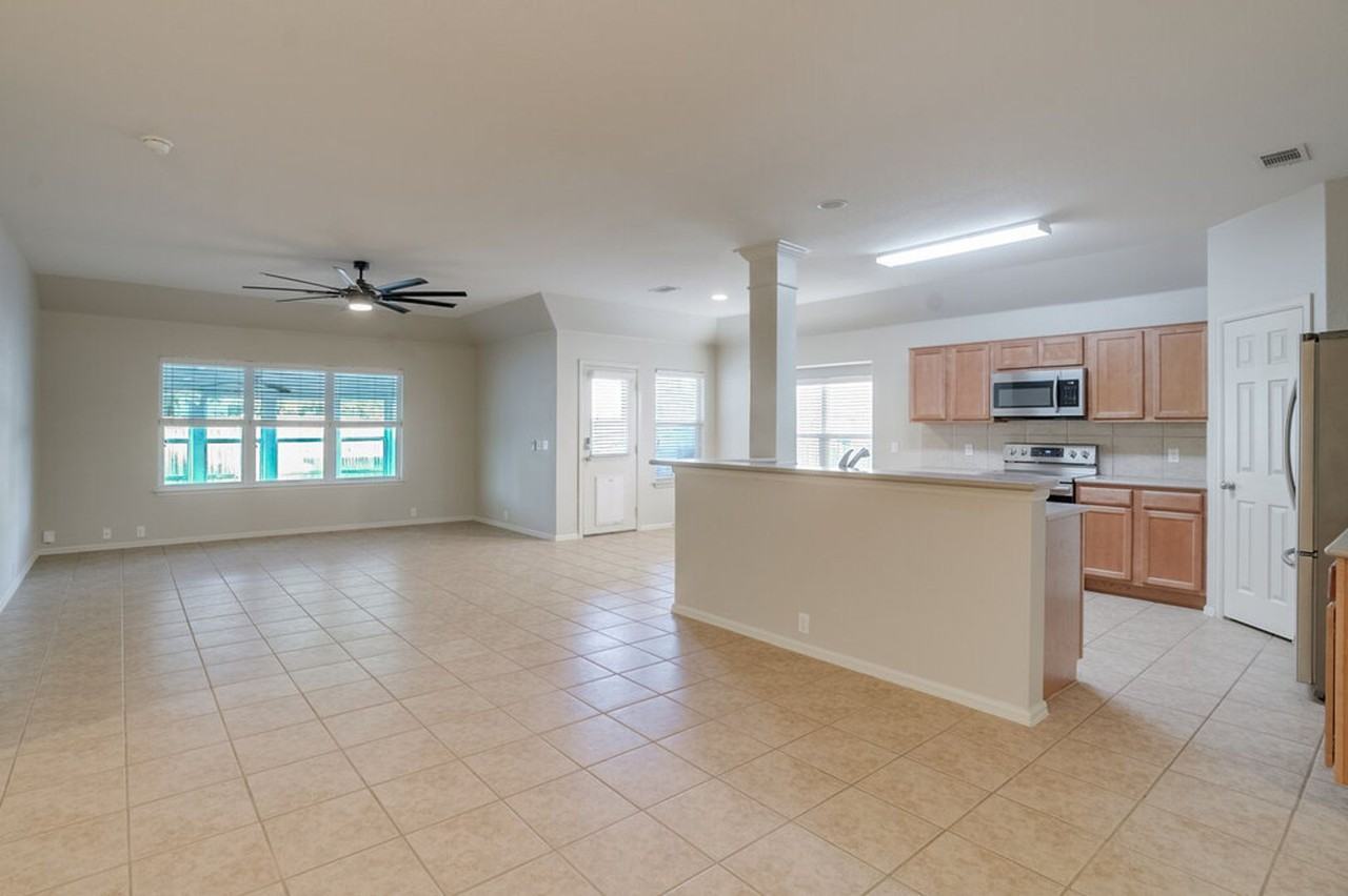 240 King Elder Ln - Photo 4 of 20